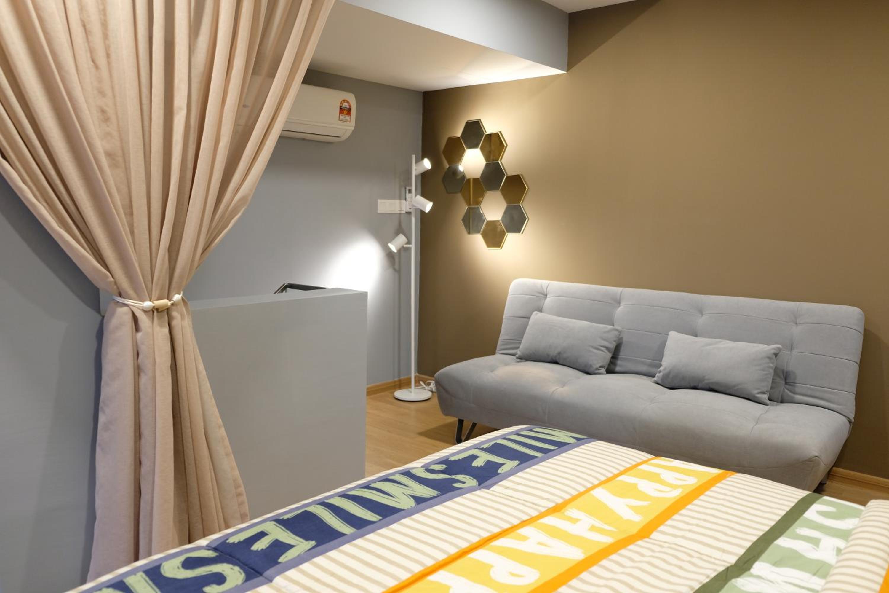 92 Homestay EkoCheras Duplex Suite