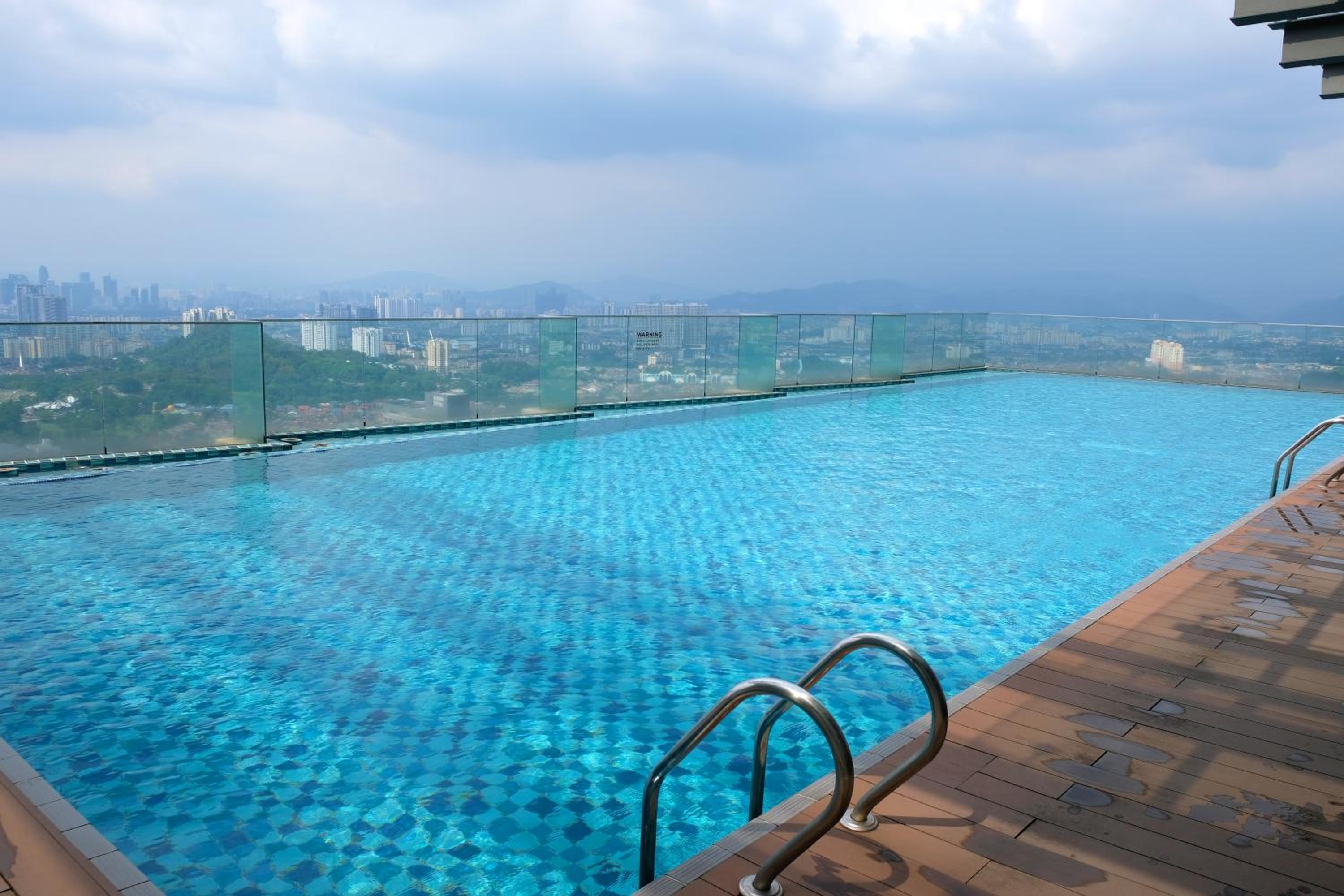 92 Homestay EkoCheras Duplex Suite