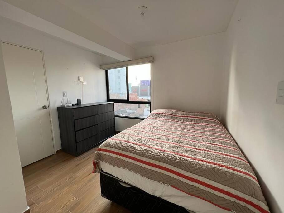 Moderno, Full amoblado, privado 100% view 2