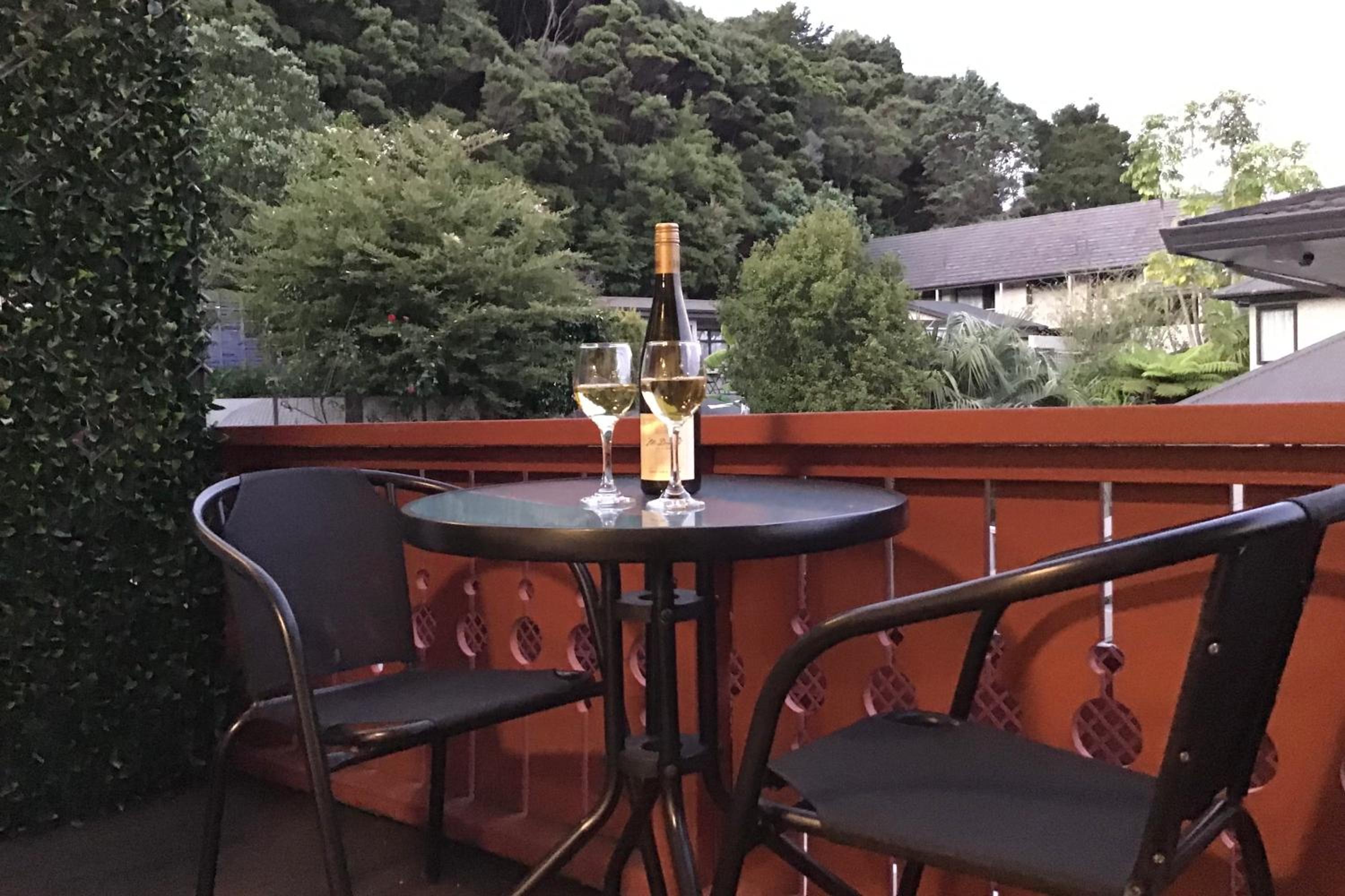The Swiss Chalet Holiday Apartment 4, Bay of Islands view 3