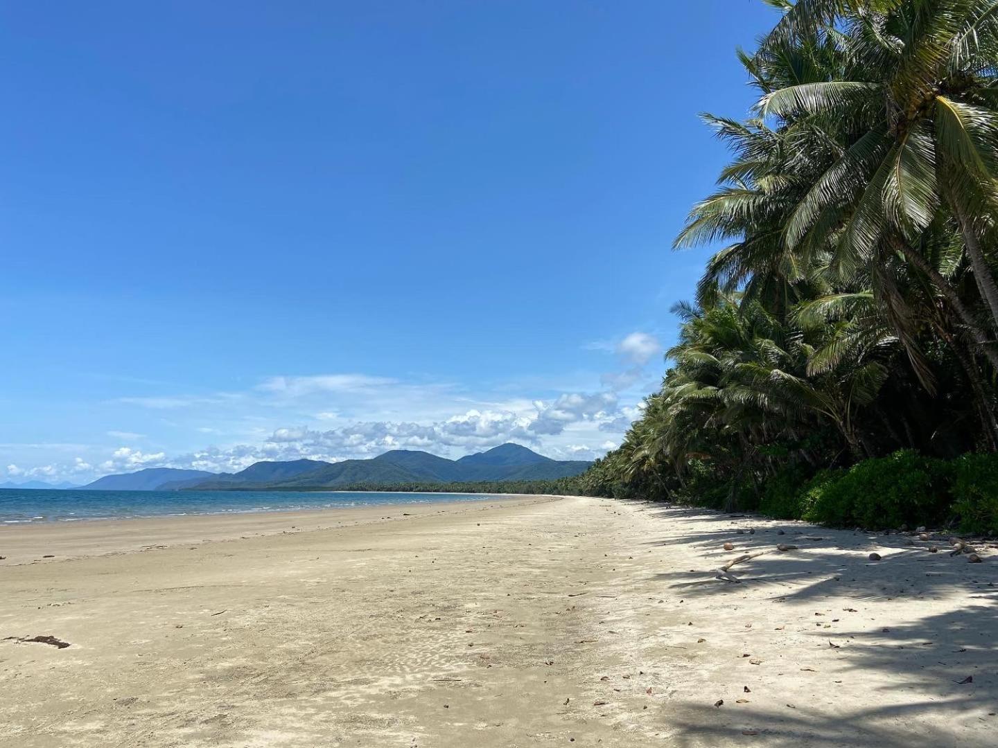 Entire 2 bedroom townhouse - Four Mile Beach Escapes - your home away from home