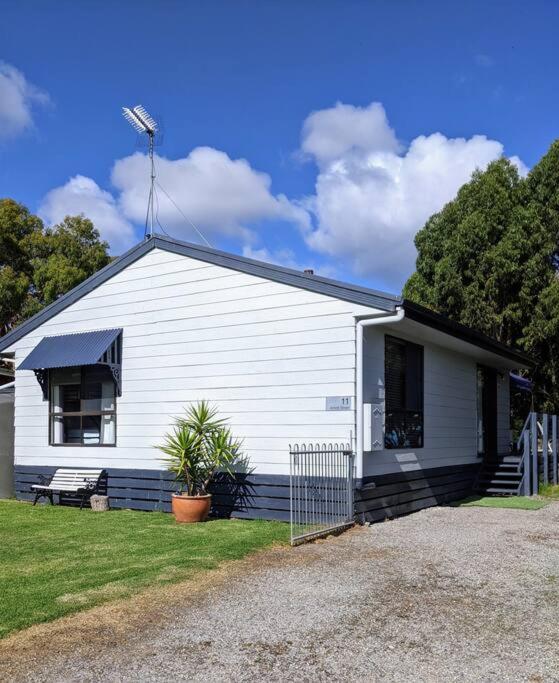 Tarwin Lower Cabin Halfway between Phillip Island and Wilson's Promontory