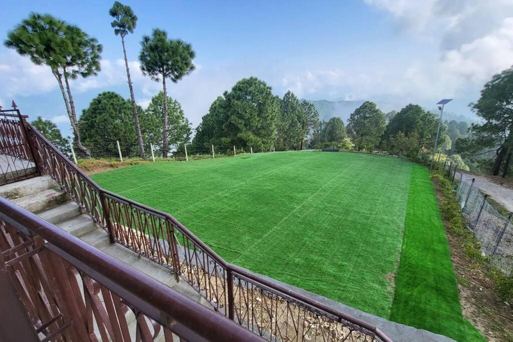 Summit View 3bhk by Roamhome view 3