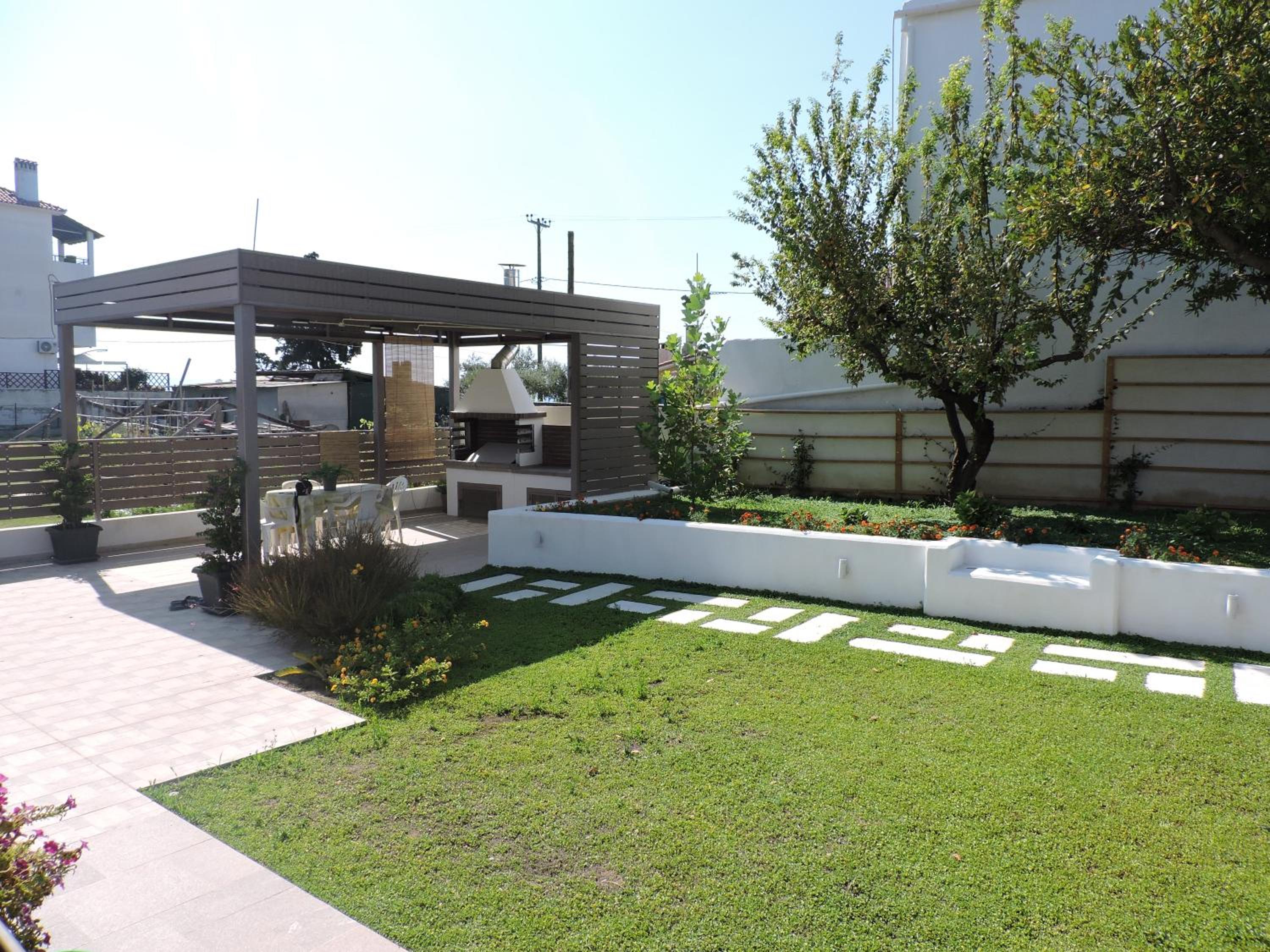 Lovely House by the Sea with Garden and BBQ (A)