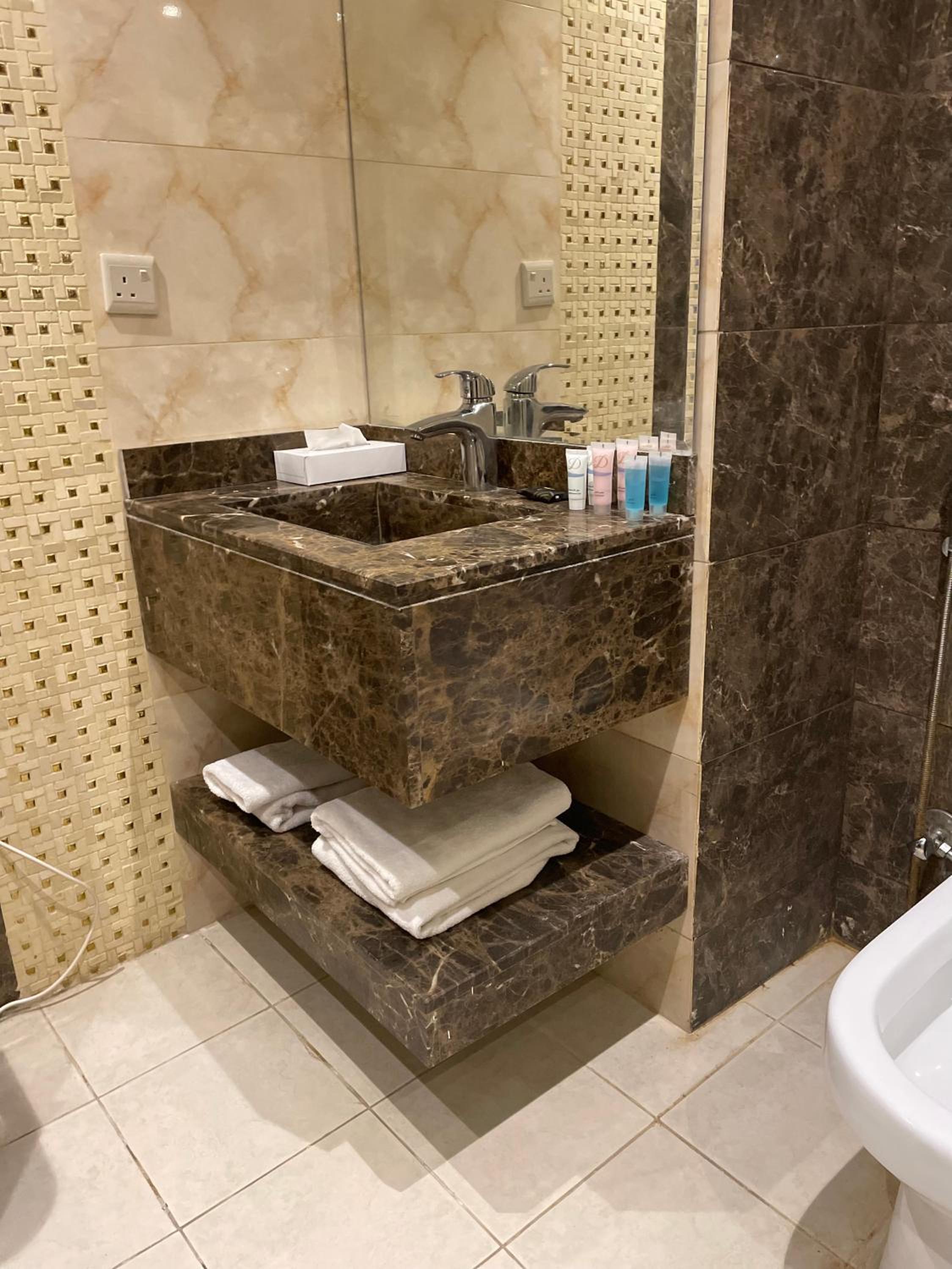Waw Hotel Suites Al Jaber