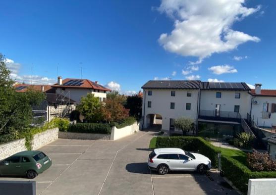 Photo 33