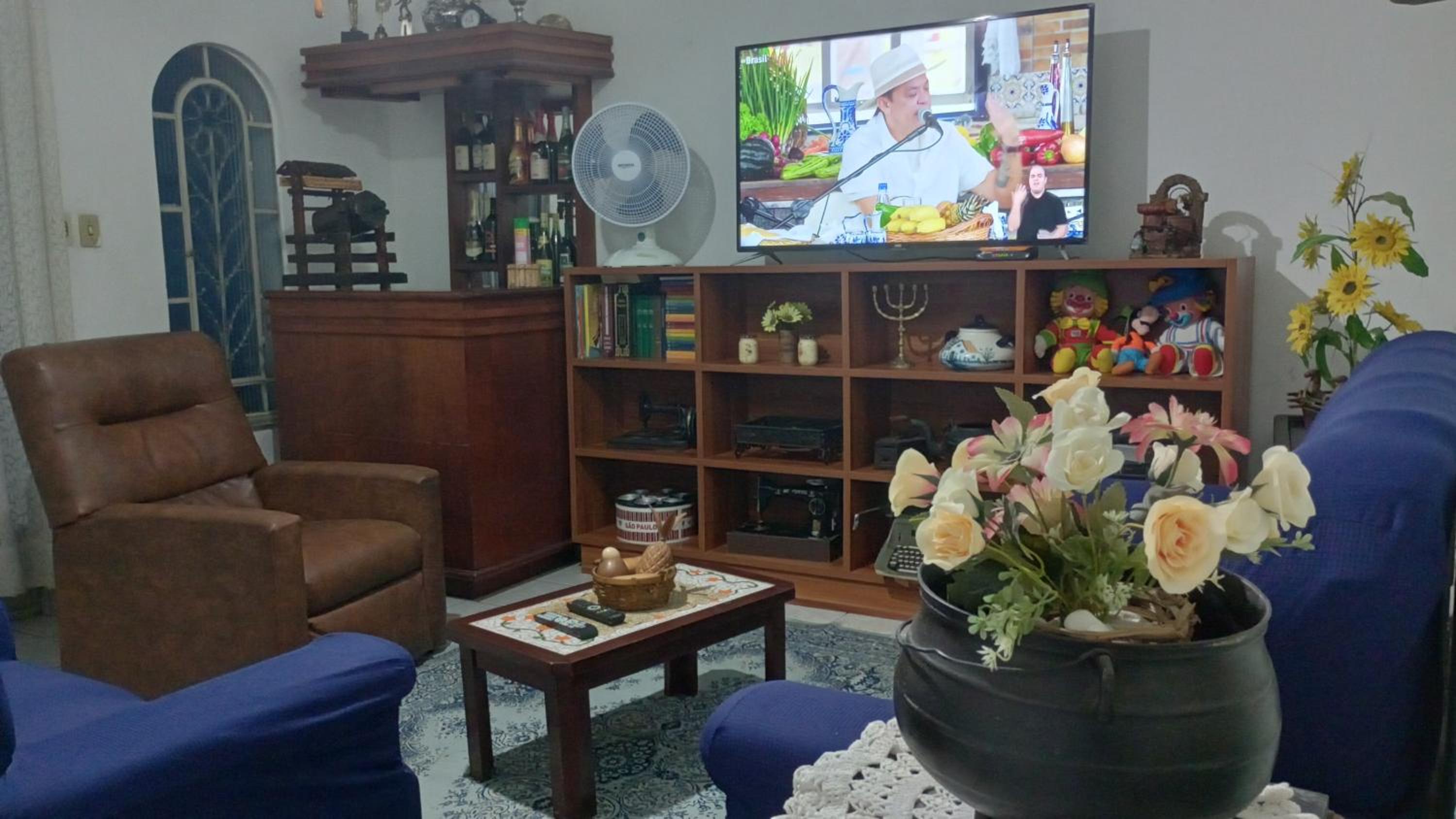 CASA com ACOMODAÇÃO para 6 PESSOAS