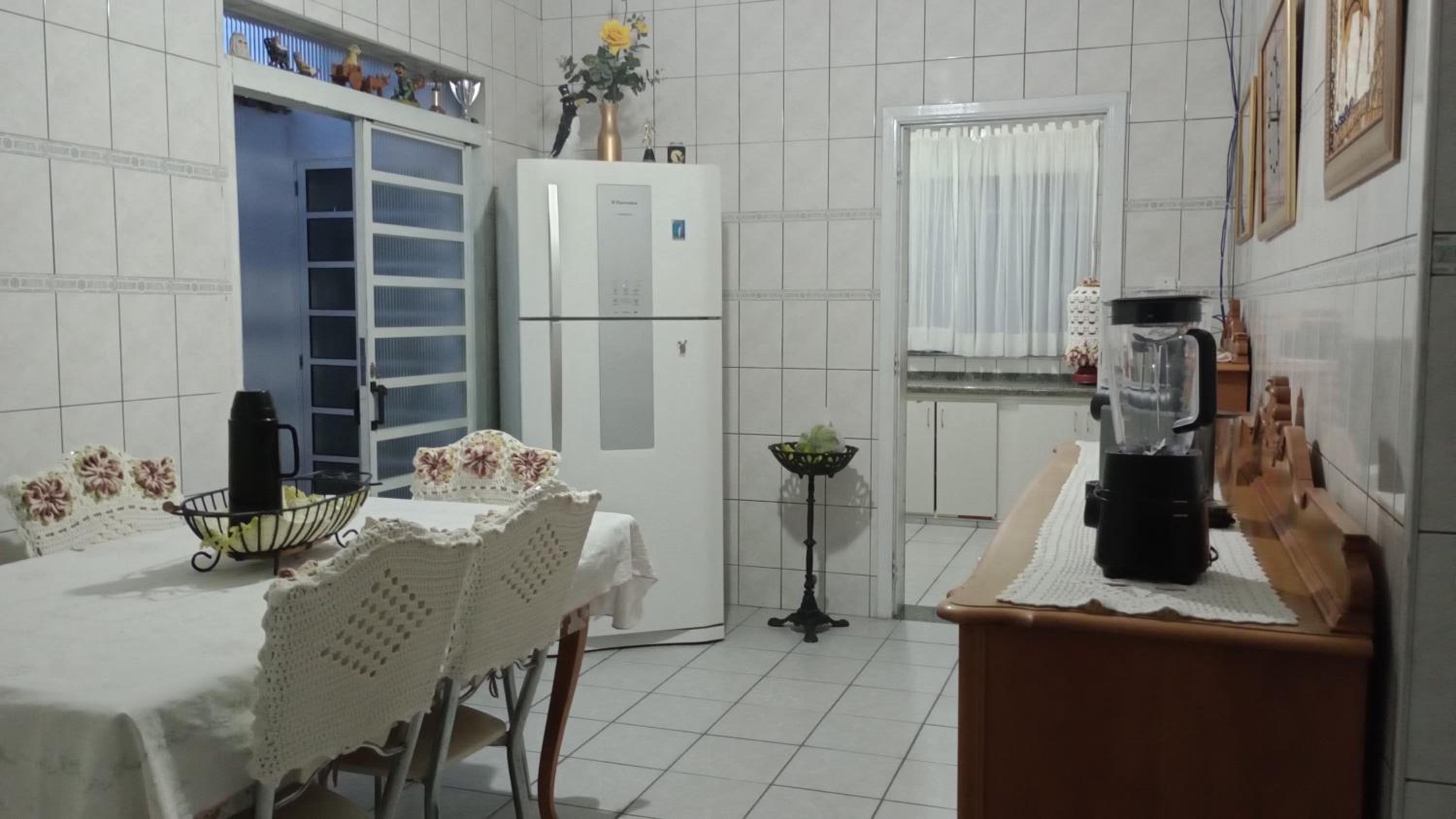 CASA com ACOMODAÇÃO para 6 PESSOAS