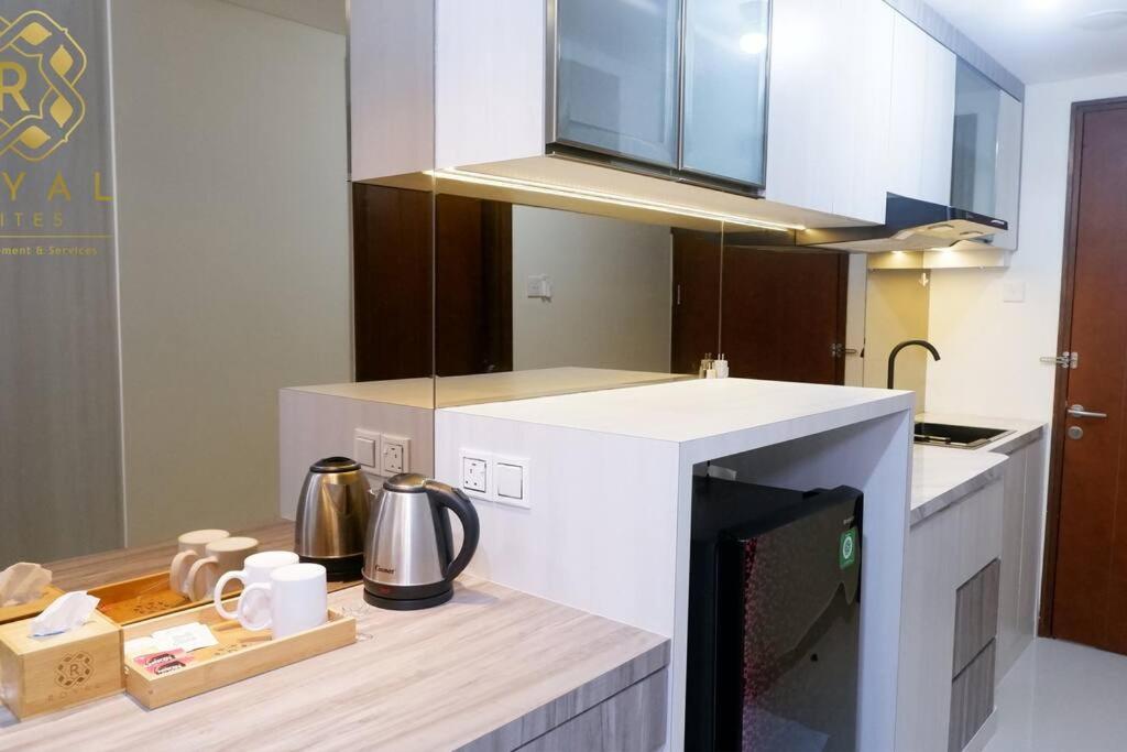 Apartment Pollux Habibie Sea View 10th Floor - By Royal Suites view 2