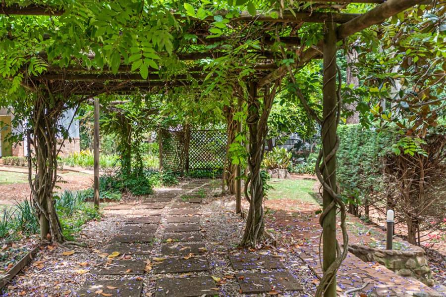 The Gamekeepers Spa Cottage in Tamborine Mountain