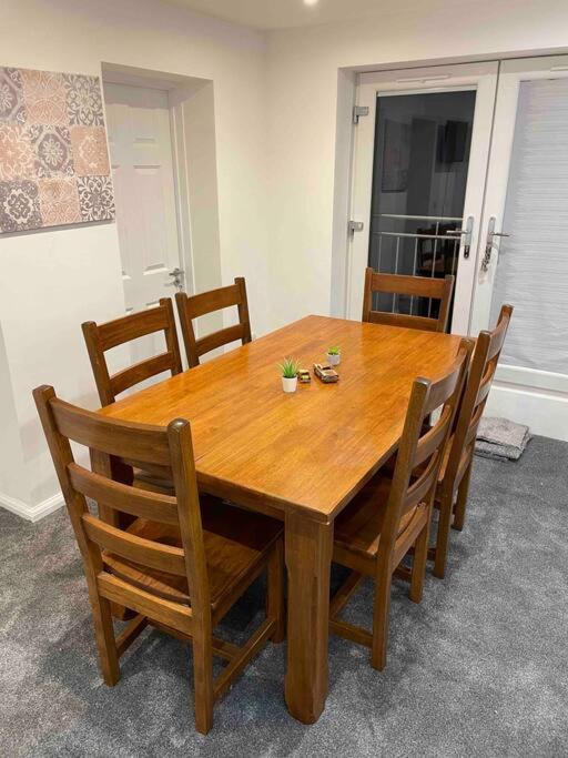 Stylish Charming London Flat Ruislip -Free Parking view 5
