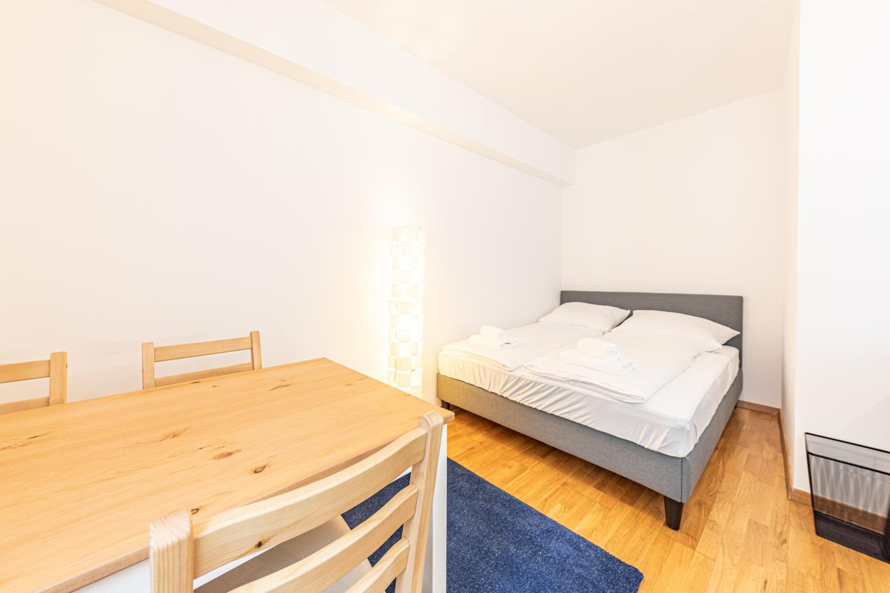 CALM & EASY by JR City Apartments