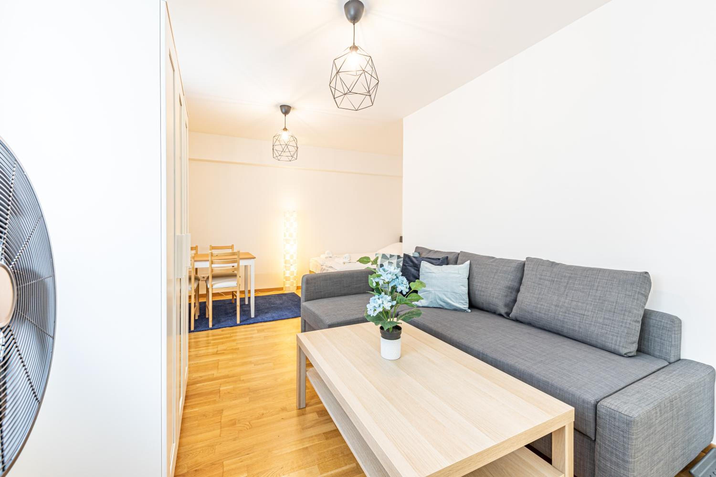 CALM & EASY by JR City Apartments