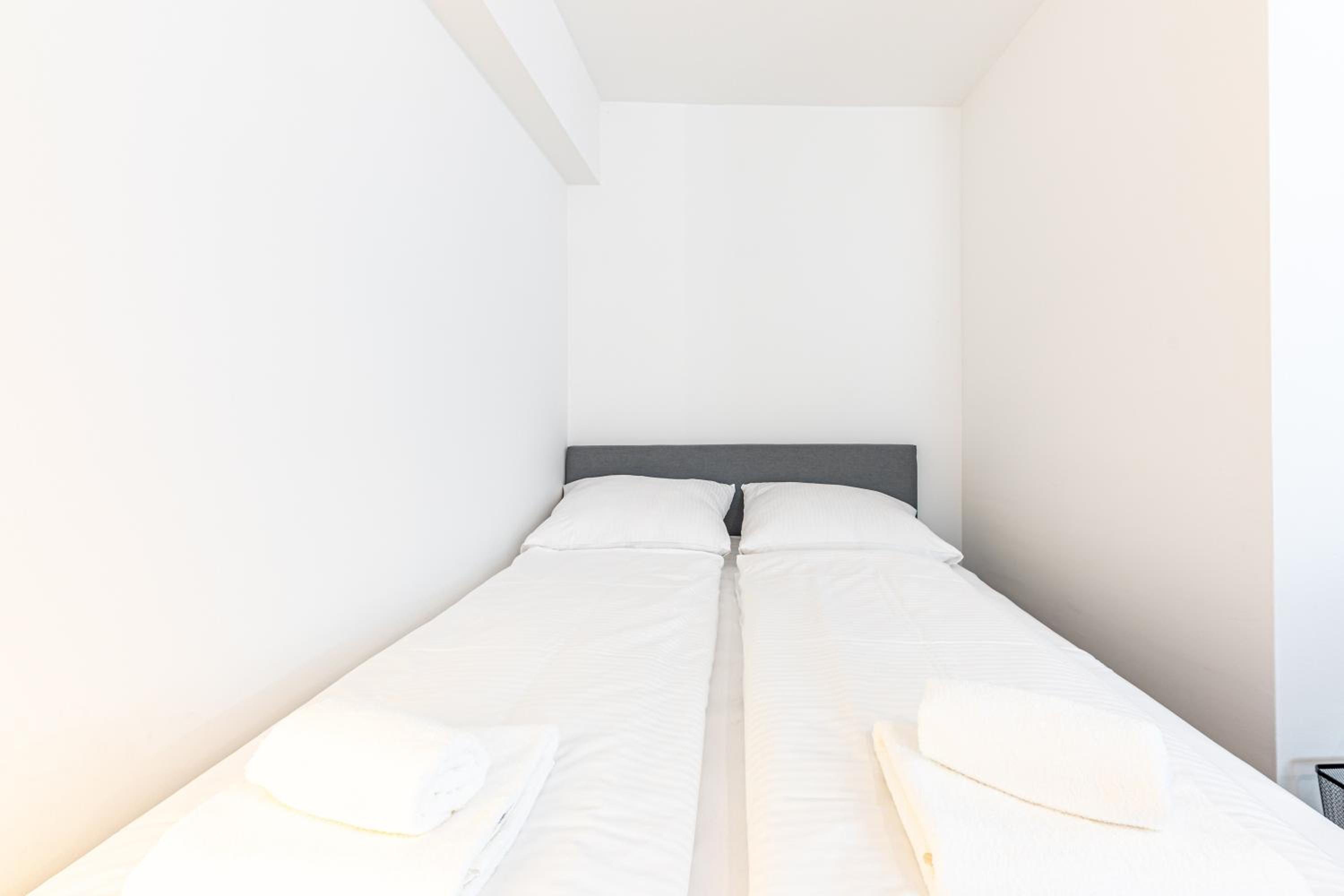 CALM & EASY by JR City Apartments