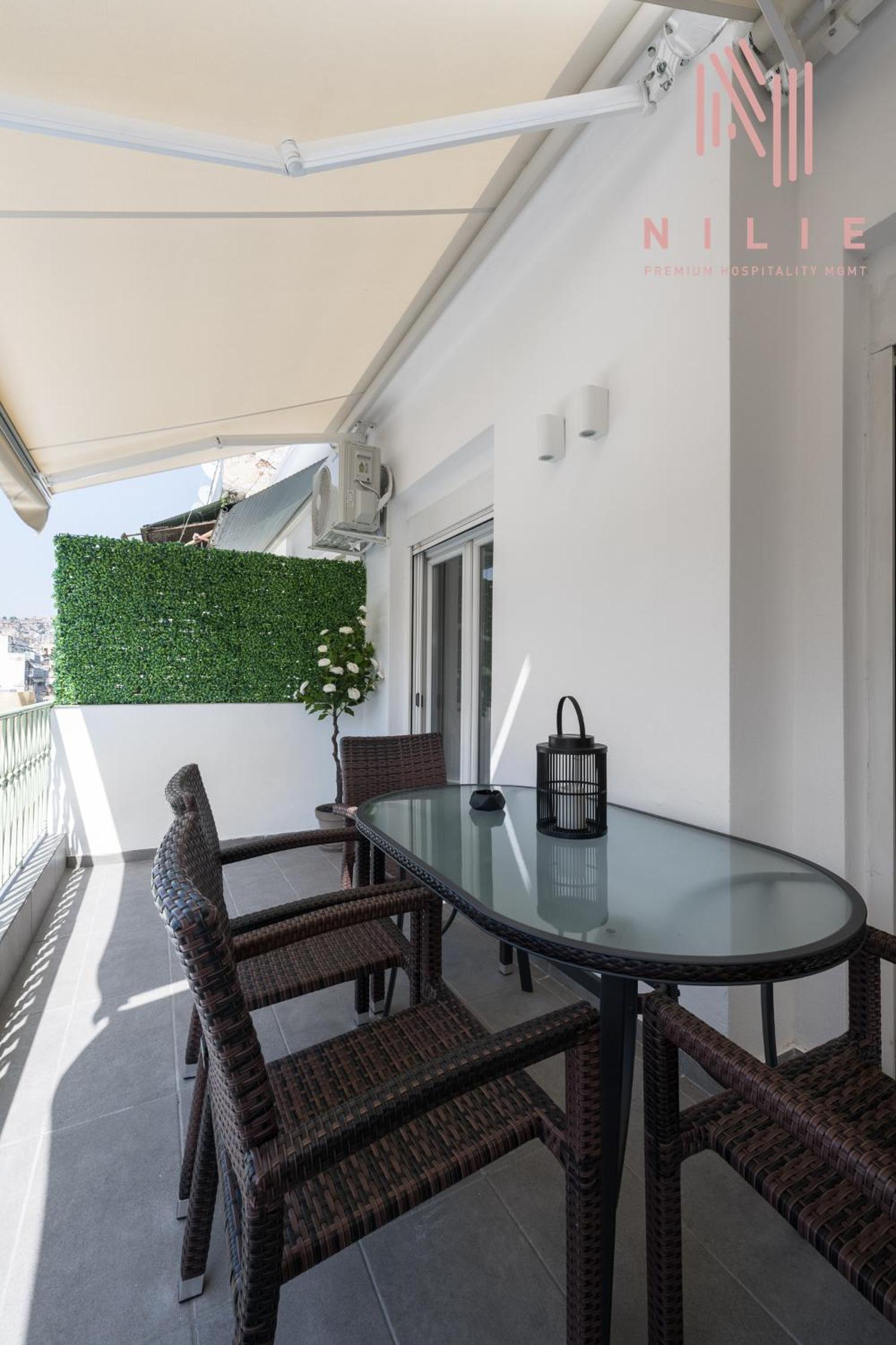 Lusso Bianco, Nilie Hospitality MGMT view 2