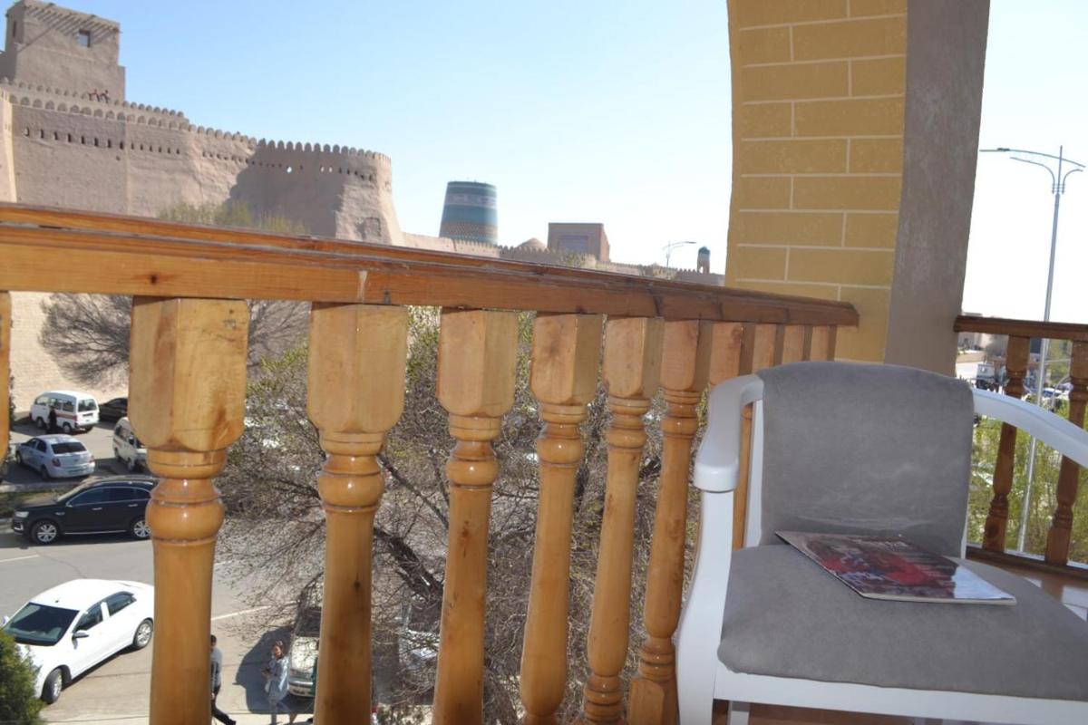 balcony