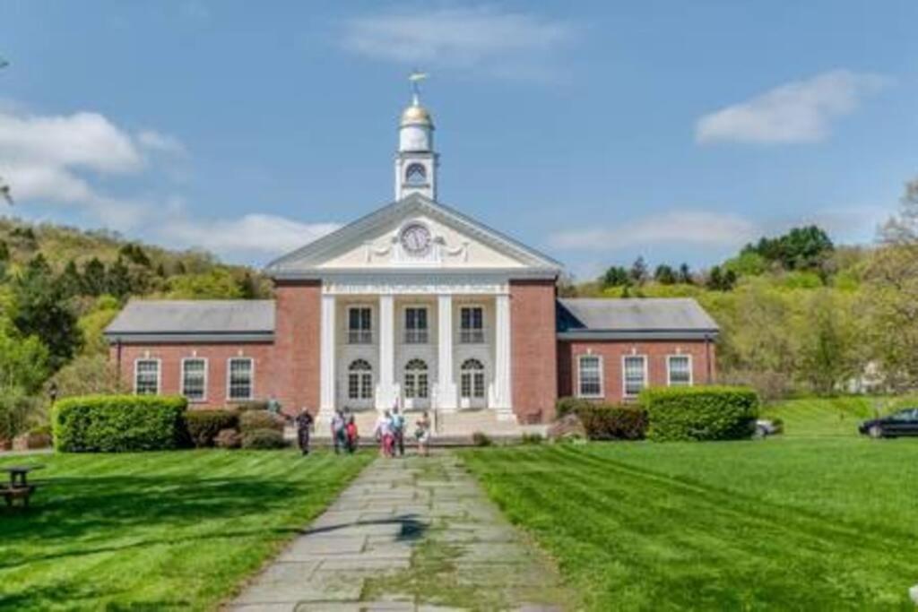 Sunny Ridge - PoshPadsCT Best Town Washington
