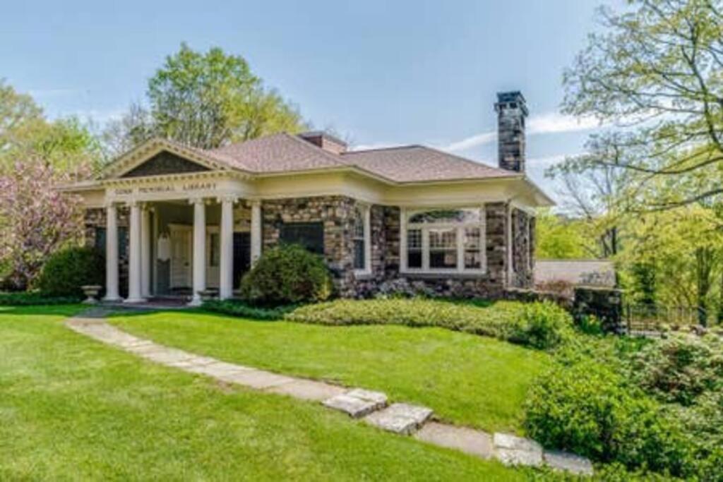 Sunny Ridge - PoshPadsCT Best Town Washington
