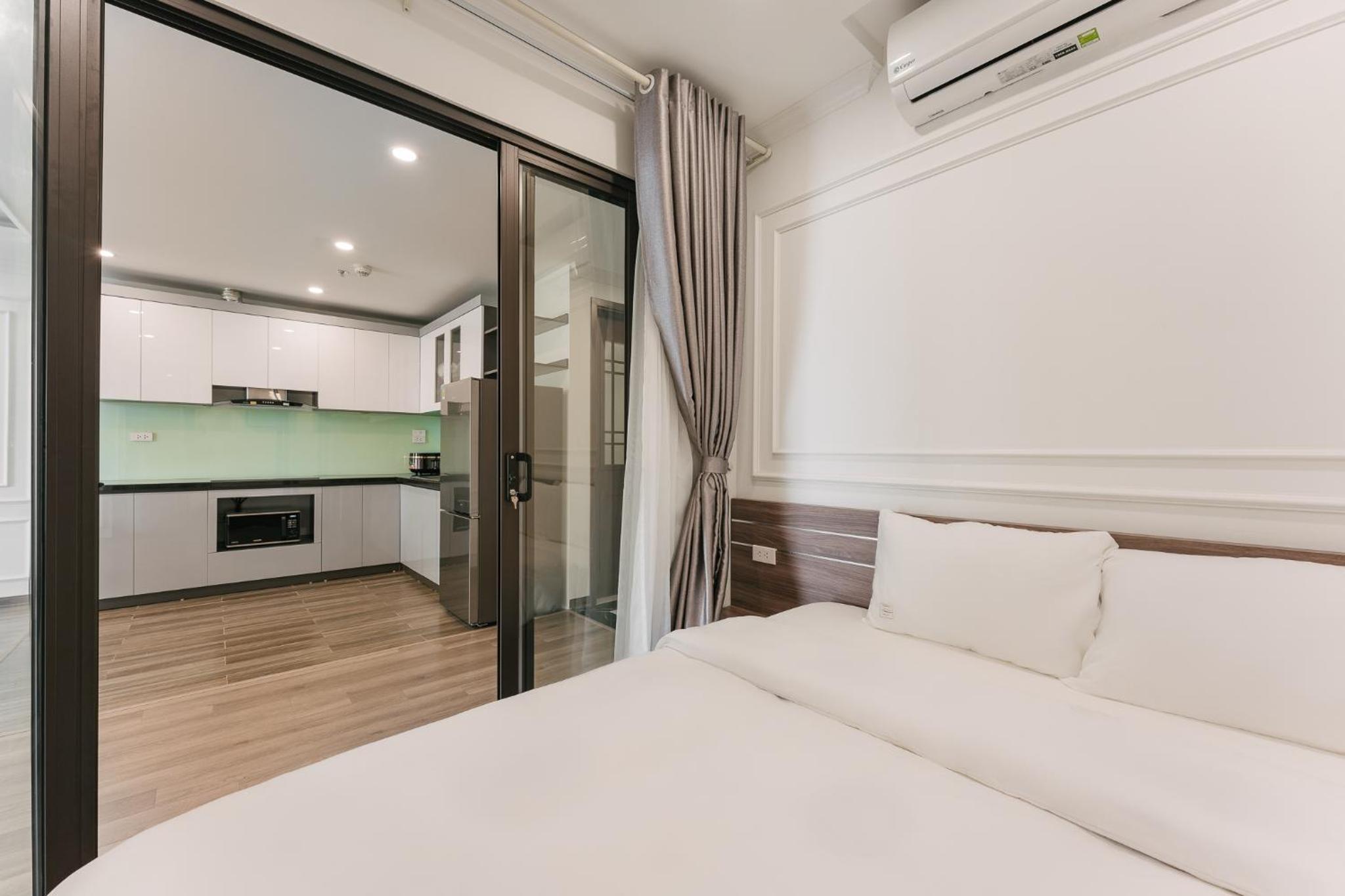 D'LEROI SOLEIL- TAY HO- NEAR WESTLAKE IN HA Noi