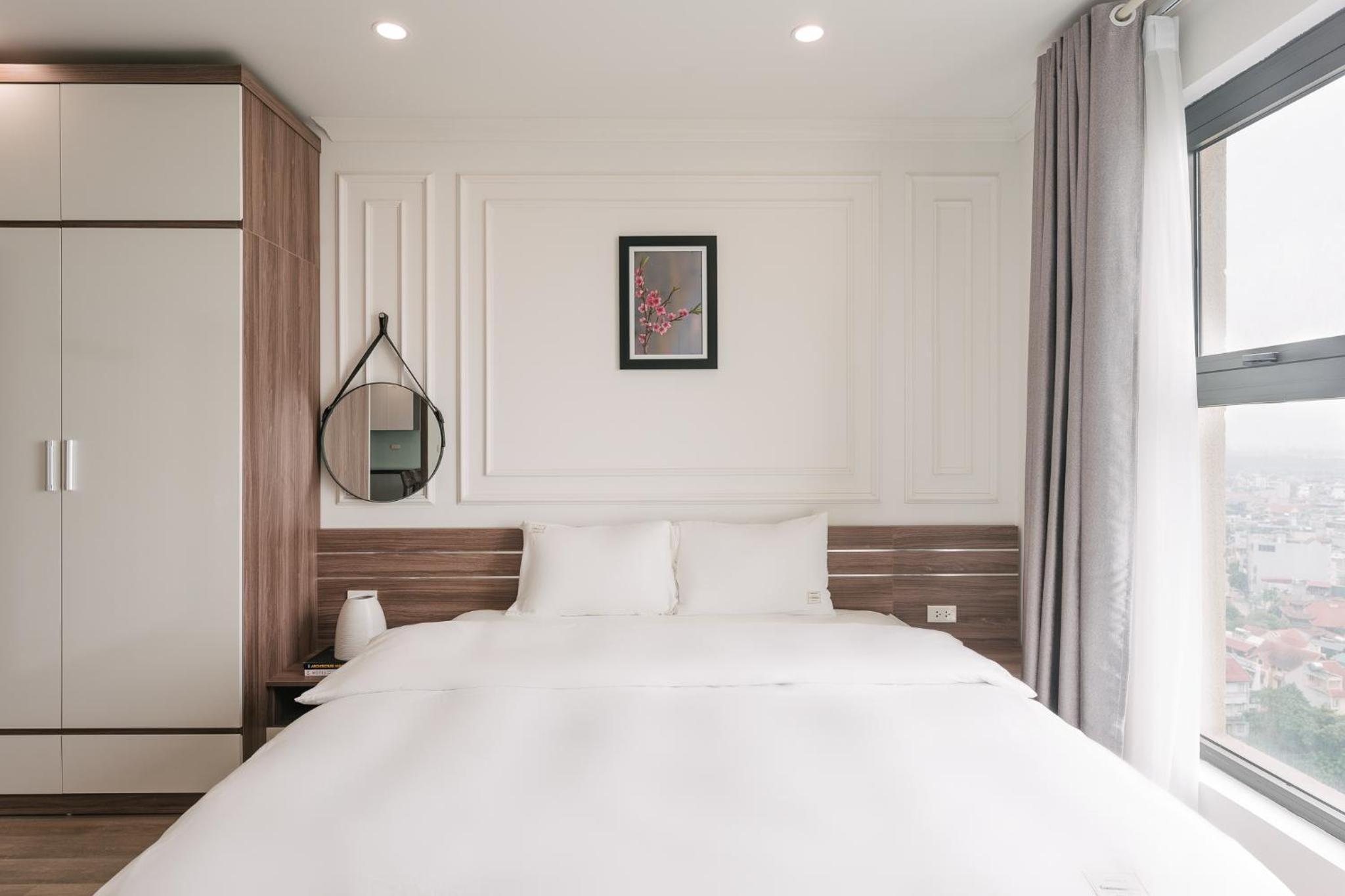 D'LEROI SOLEIL- TAY HO- NEAR WESTLAKE IN HA Noi