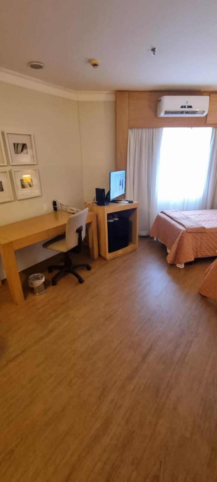 Flat lindo com vista em frente ao aeroporto de Congonhas - H806