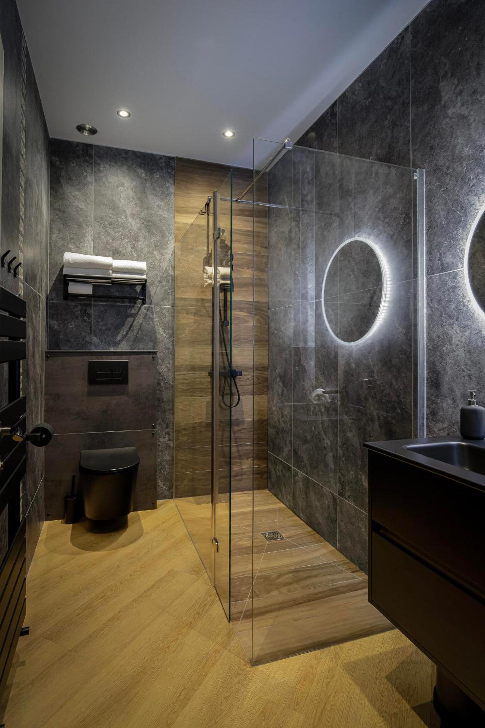 Signature Apartments