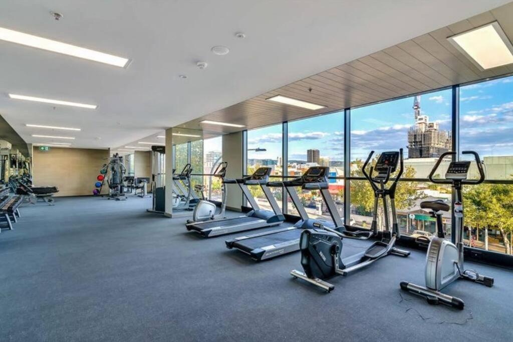 City apartment free parking cityview pool gym