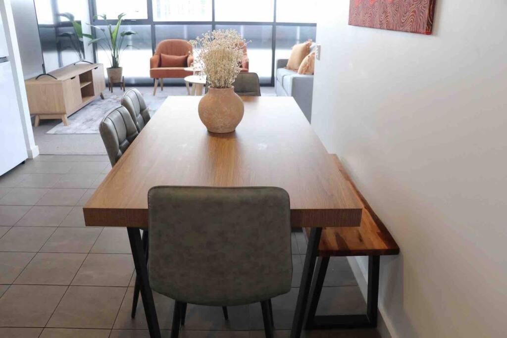 City apartment free parking cityview pool gym