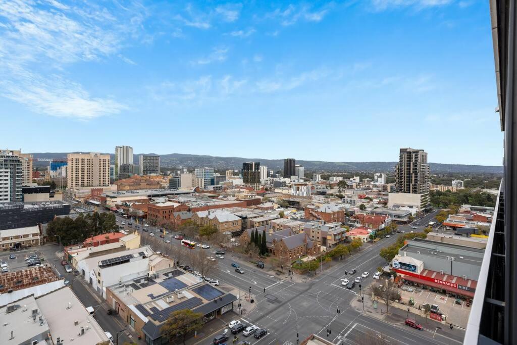 City apartment free parking cityview pool gym