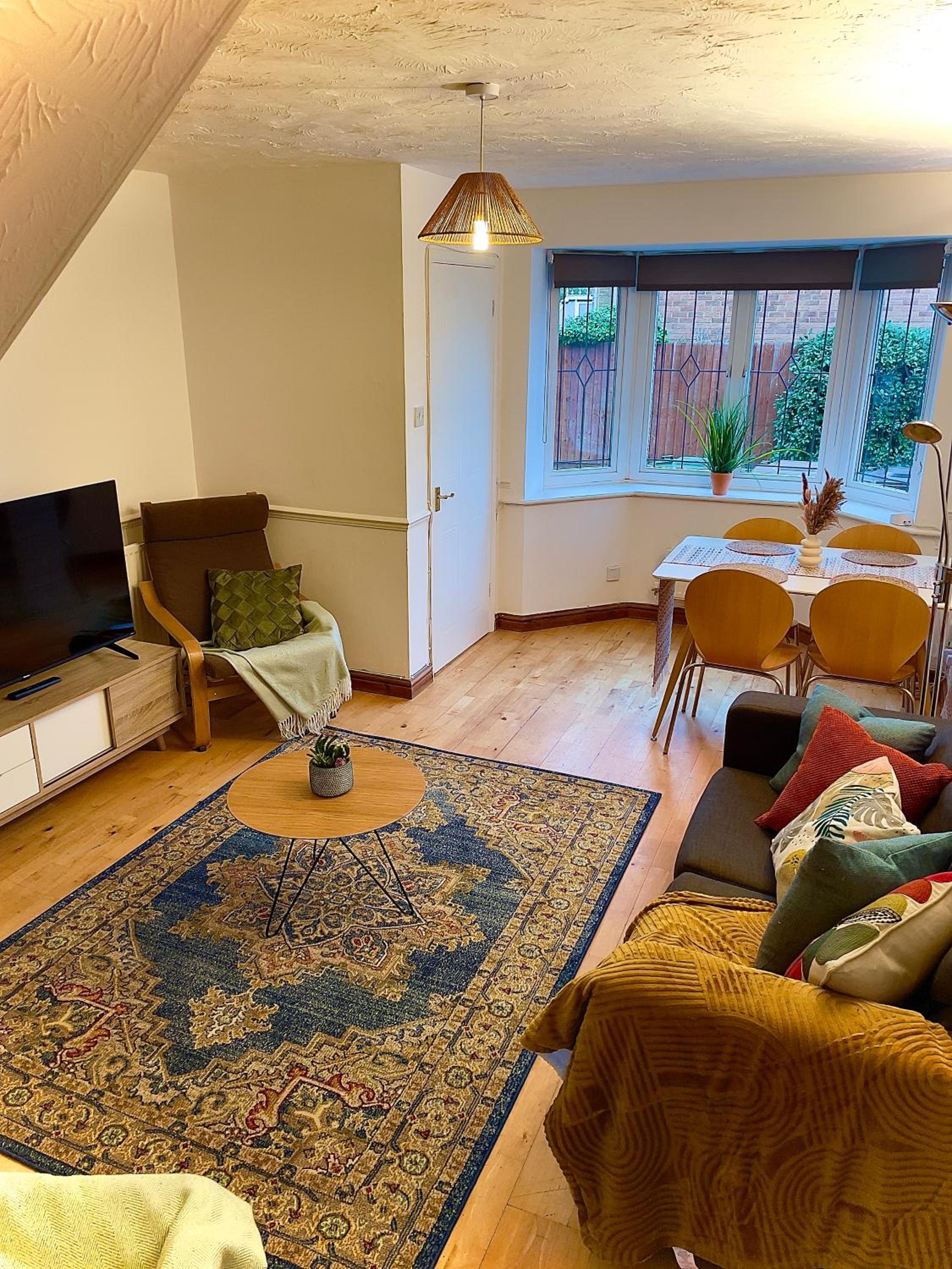 Charming Home in Wellingborough