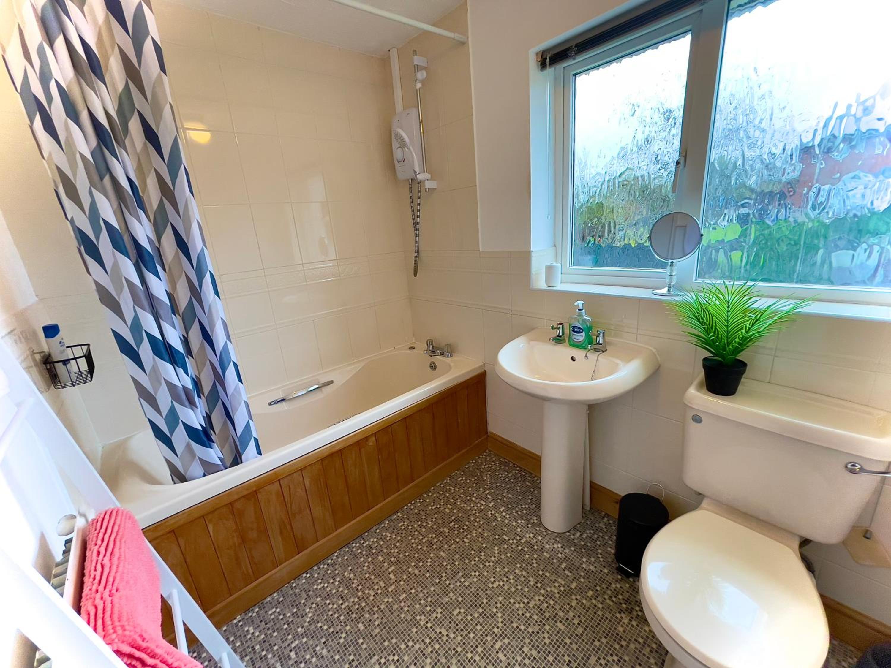 Charming Home in Wellingborough