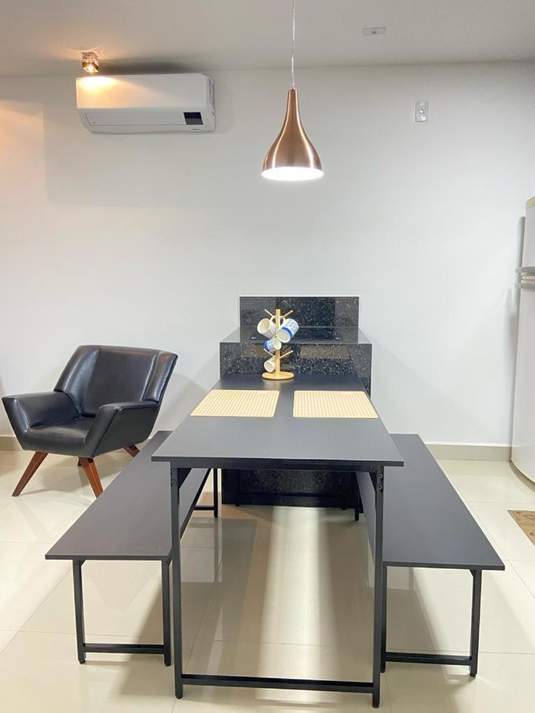 Apartamento mobiliado a 500m do Goiânia Shopping