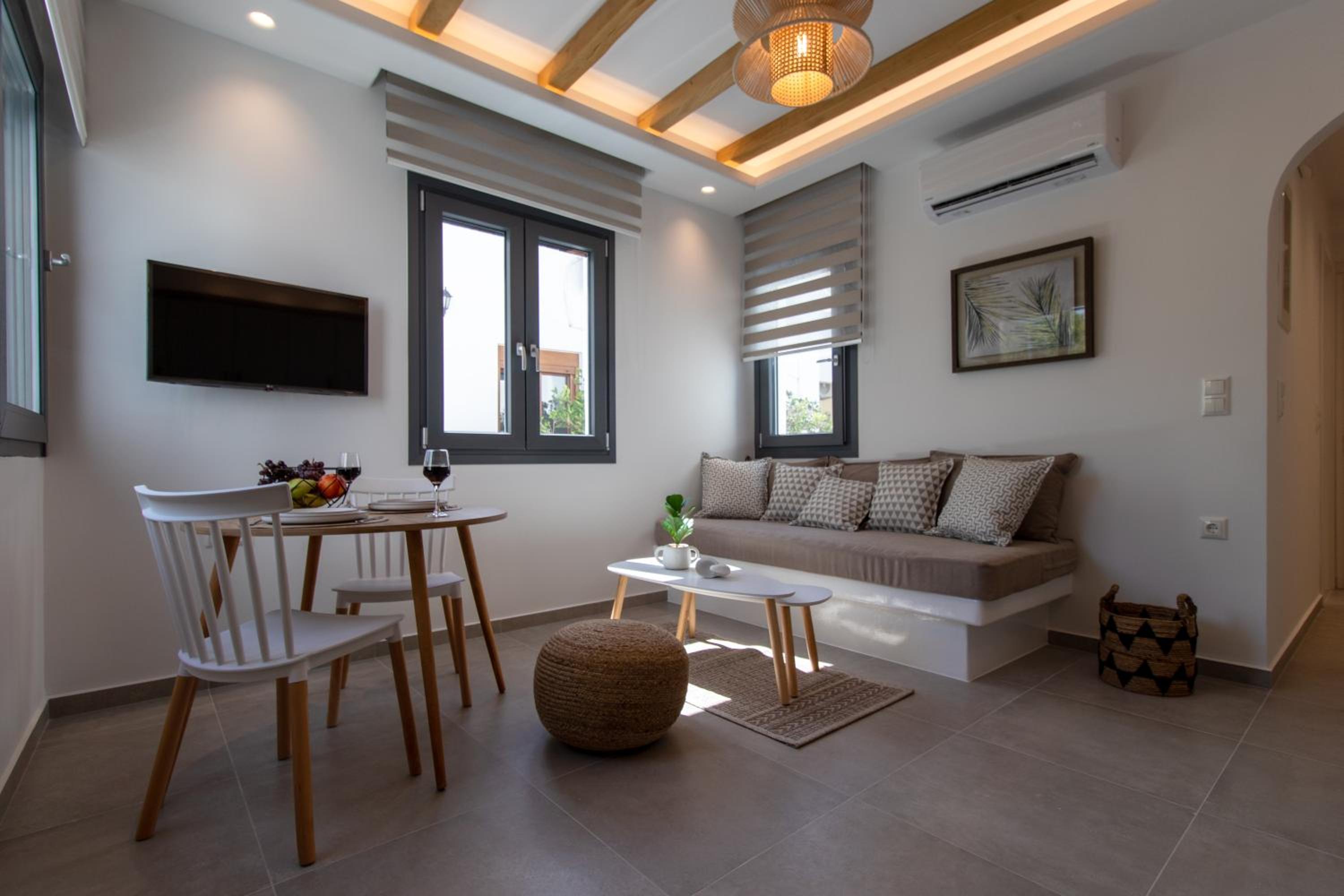 Juliano luxury apartments, port of Naxos view 2