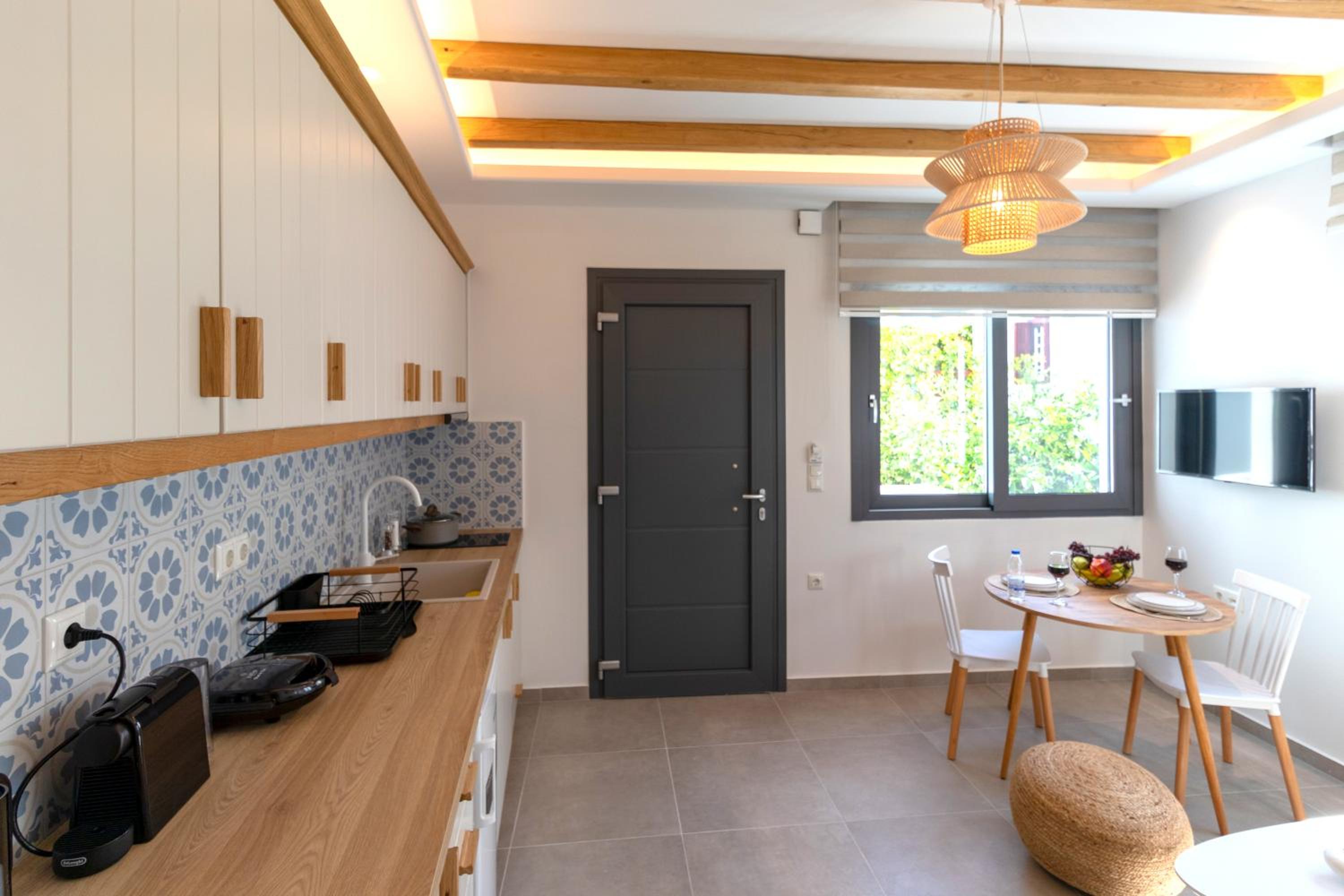 Juliano luxury apartments, port of Naxos view 4