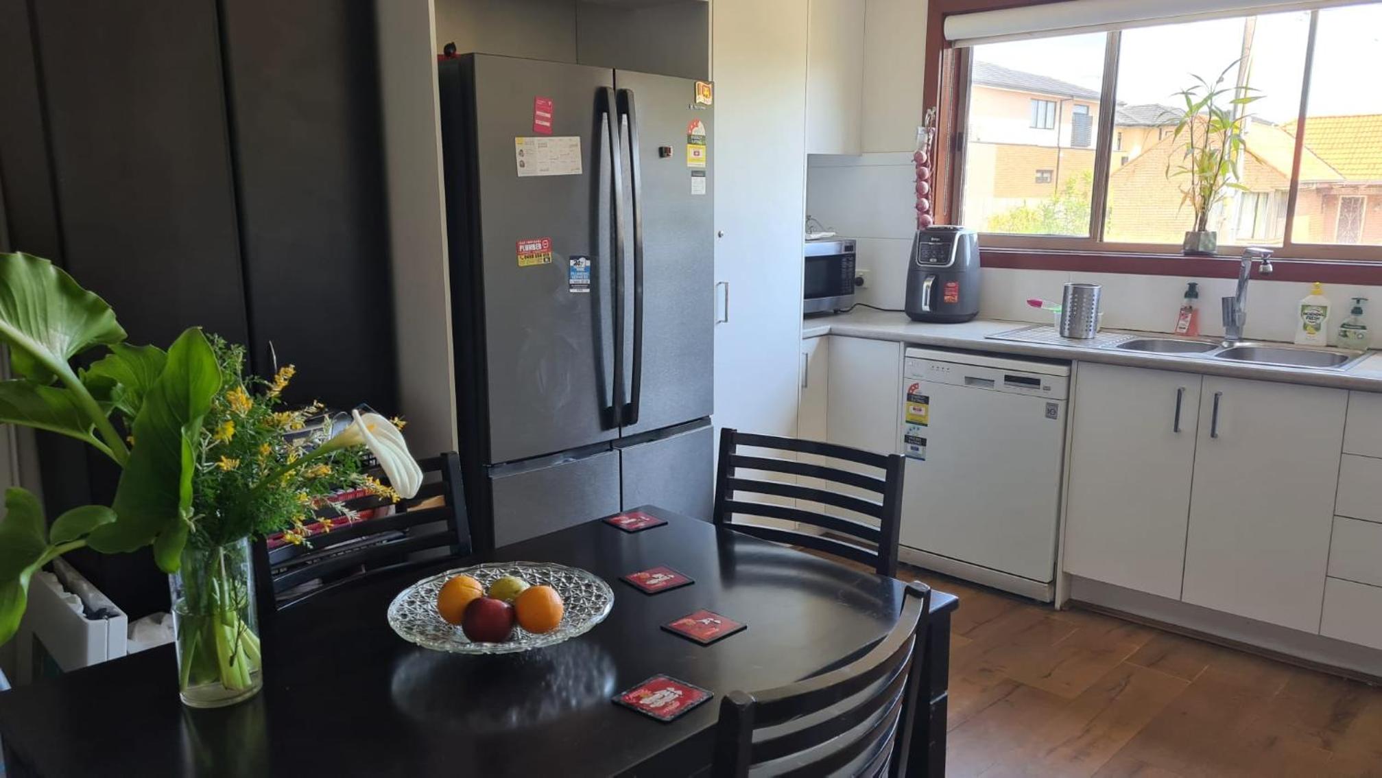 Clayton Living Town House at Monash Doorstep