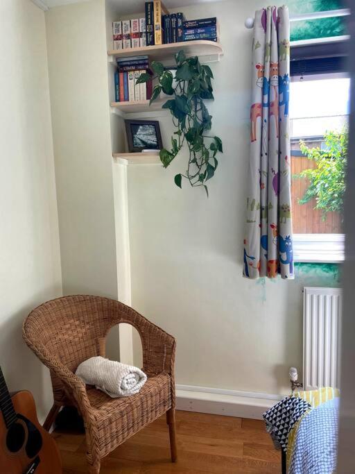 Family home in historic Wapping view 2