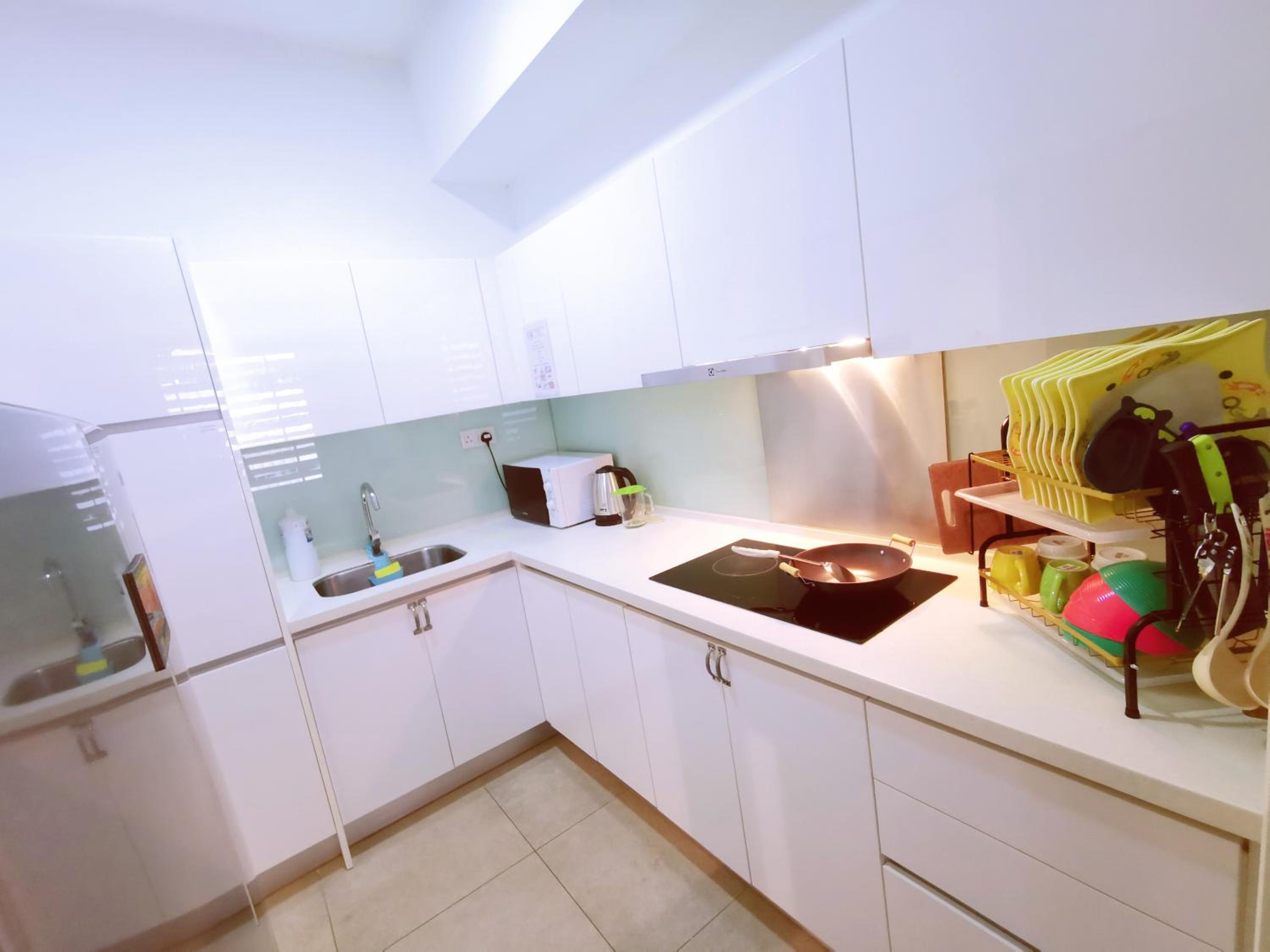 Legoland-4mins Walk-Spacious-Kids Friendly with Bathtub@ Happy Travel- AFINITY RESIDENCY photo 3