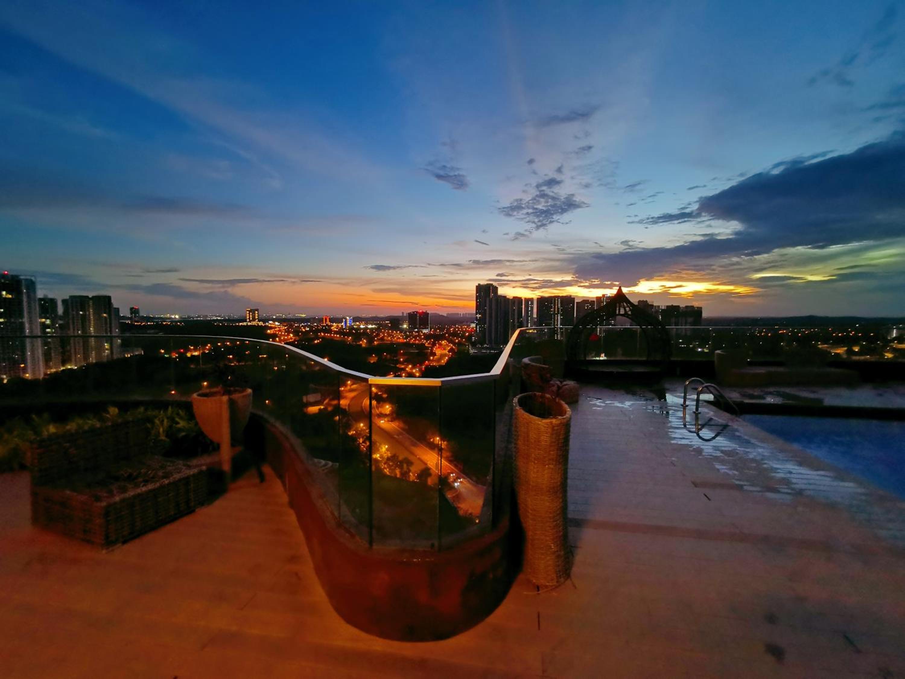 Legoland-4mins Walk-Spacious-Kids Friendly with Bathtub@ Happy Travel- AFINITY RESIDENCY