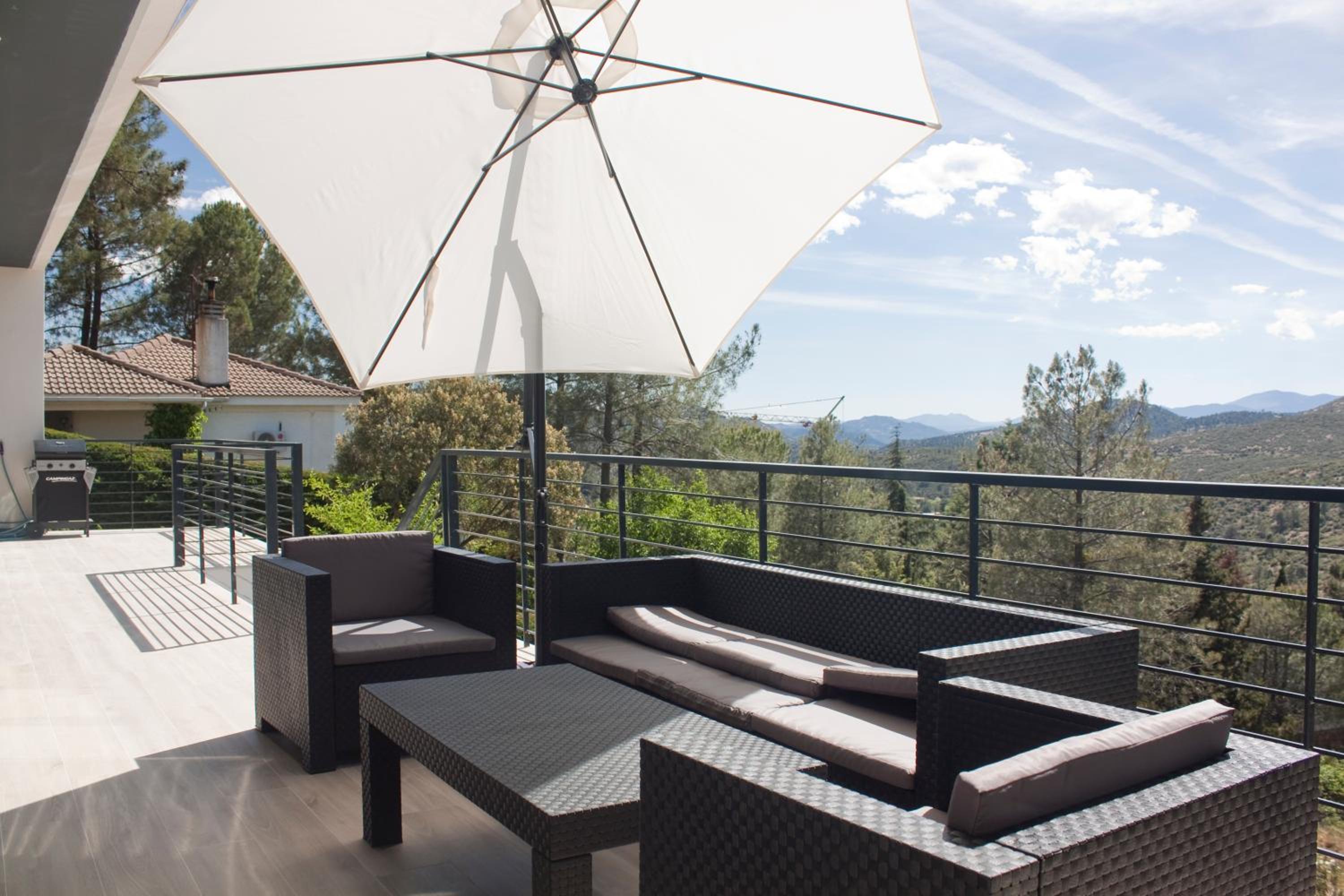 Casa rural con piscina y vistas espectaculares