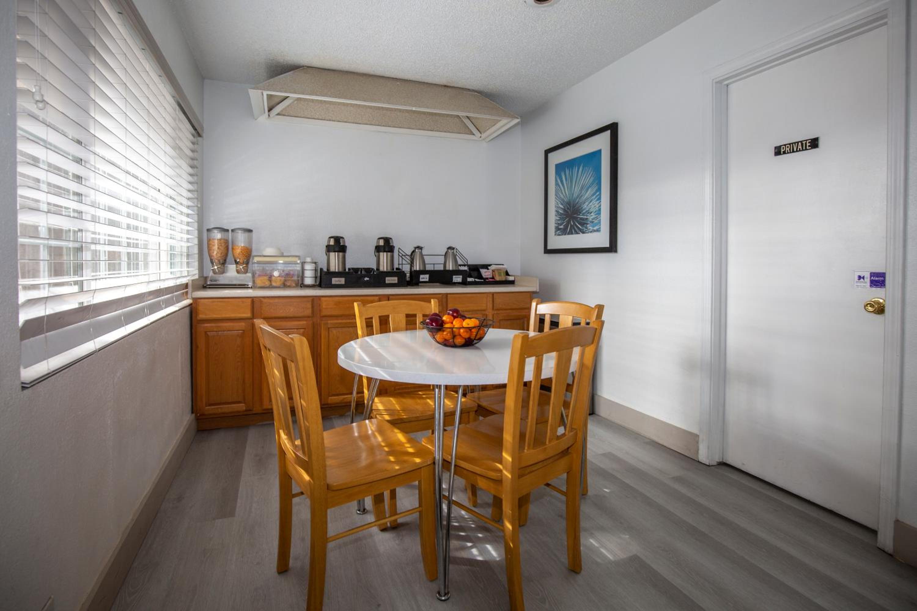 Chico Vacations - Americas Best Value Inn - Chico - Property Image 2