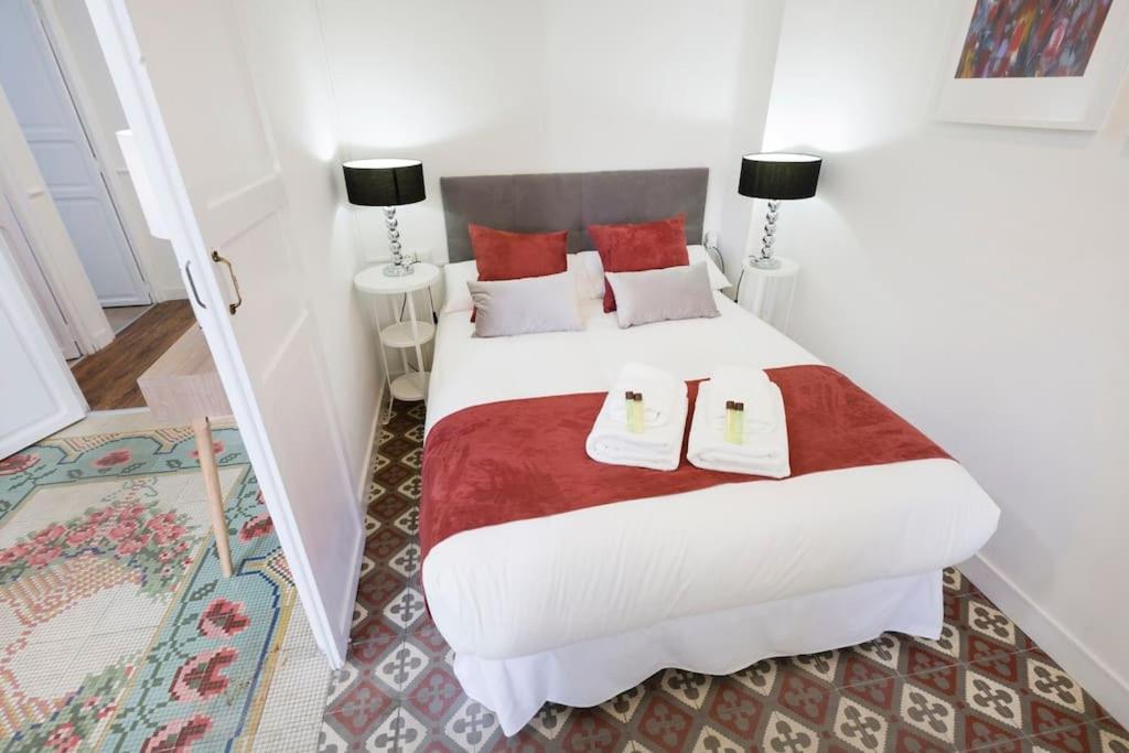 Family Century House with terrace and parking