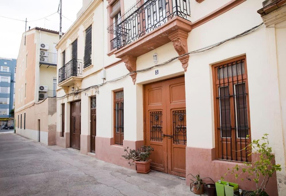 Family Century House with terrace and parking