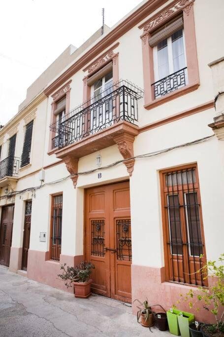 Family Century House with terrace and parking