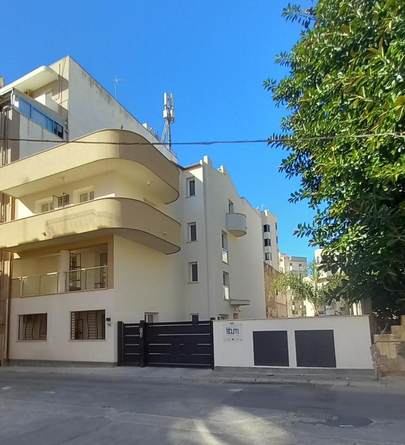 Hotel Lebum Apartments - Image 1