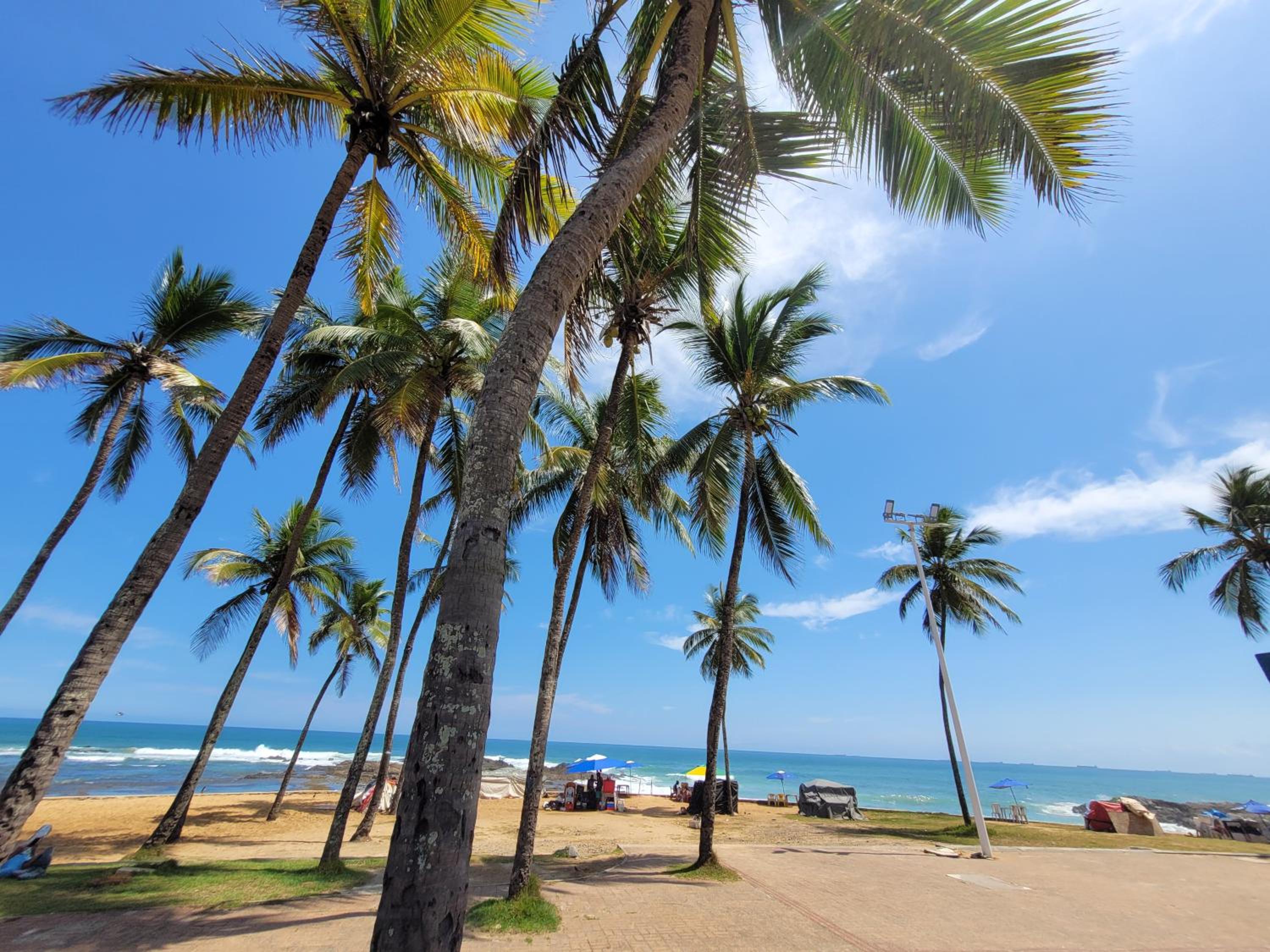 Lindo e Econômico, 2min da praia, perto Farol da Barra