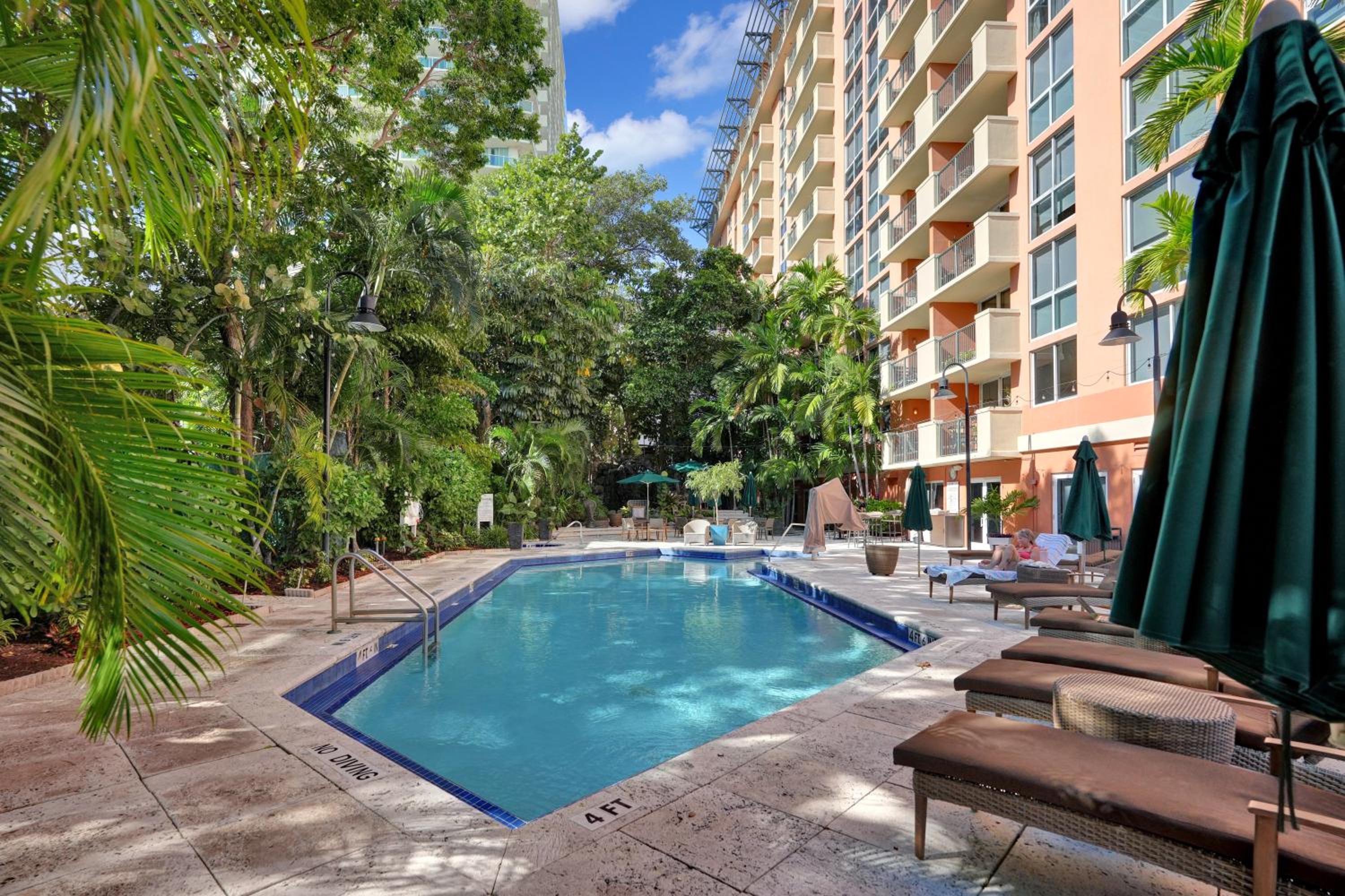 Gorgeous Spacious 2bed 2bath Bayview In Grove