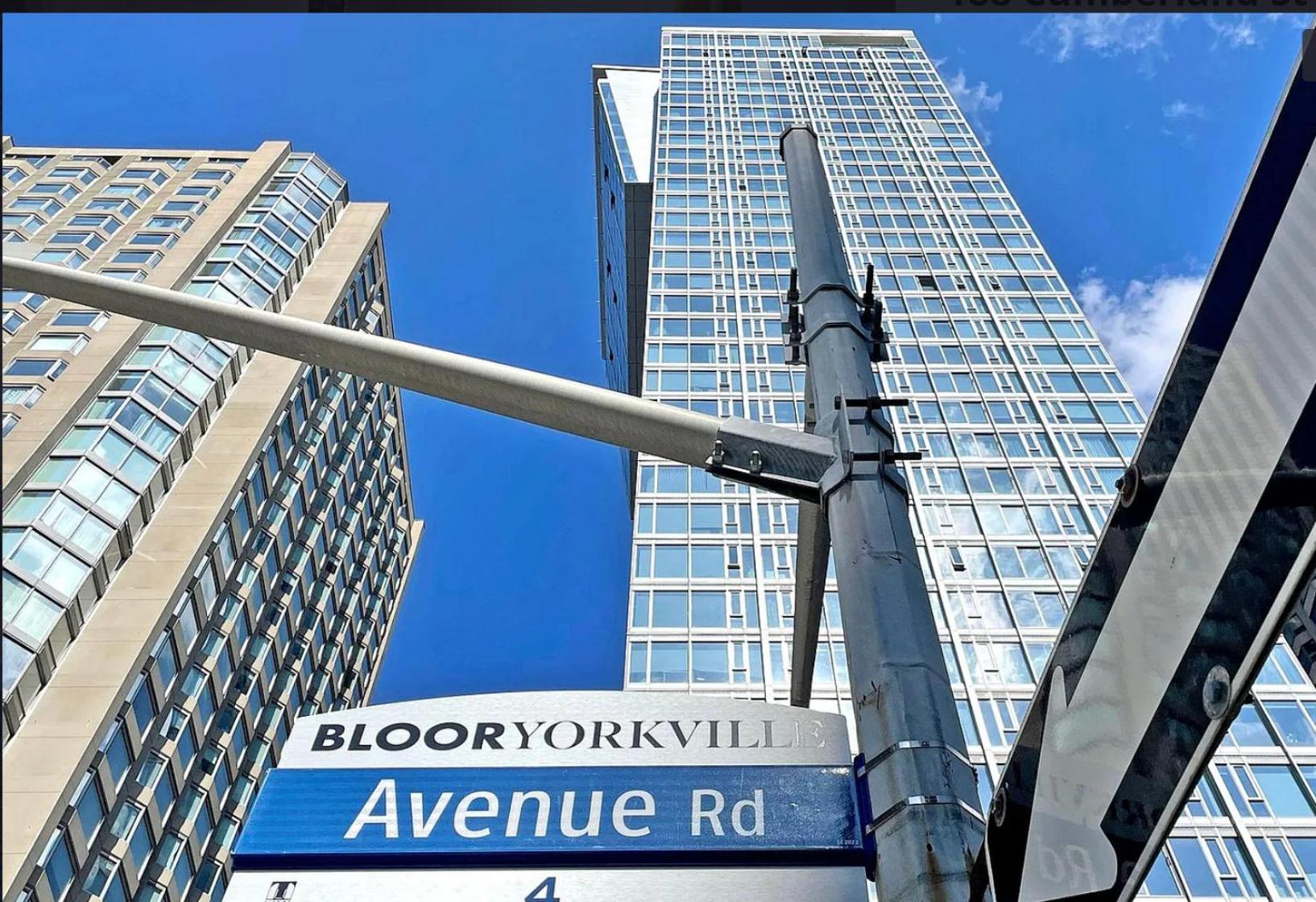 Traveller home in centre Toronto