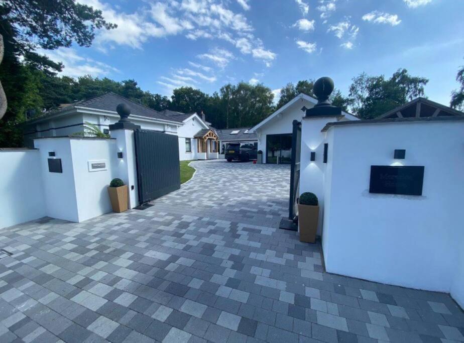 Hotel Jaw Dropping House With Private Indoor Pool And Hot Tub