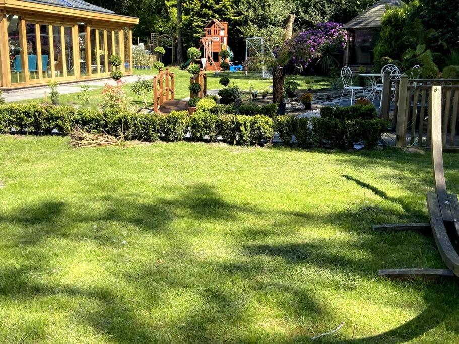 Luxury Cheshire House with Indoor Pool, Cinema & Hot Tub view 5