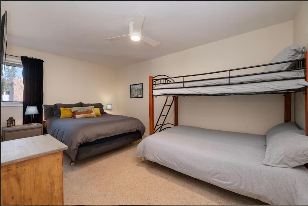 Fun + Cozy Winter Park Condo, 3.5 miles to resort view 2
